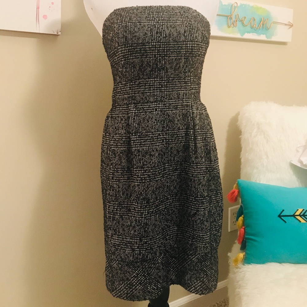 Express strapless tweed dress with pockets!